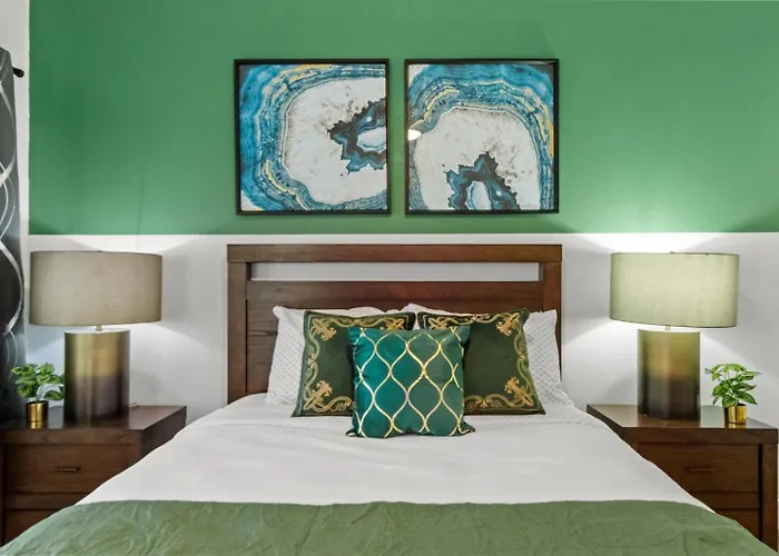 Floor Remodeled Free Parking Direct Wi-fi Scottsdale