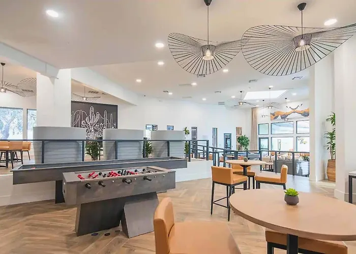 Floor Remodeled Free Parking Direct Wi-fi Scottsdale