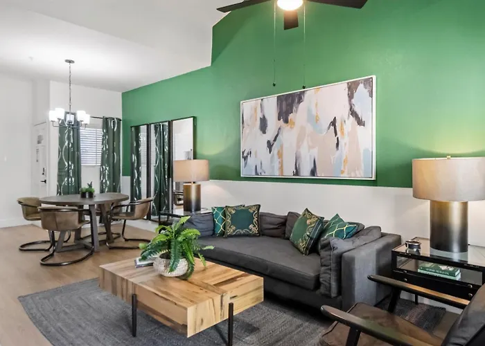 Floor Remodeled Free Parking Direct Wi-fi