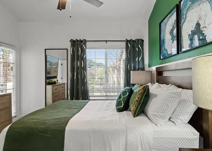 Floor Remodeled Free Parking Direct Wi-fi *