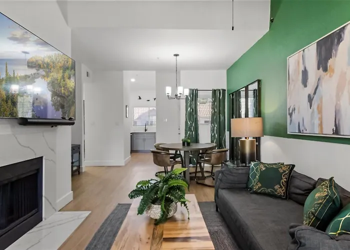 Floor Remodeled Free Parking Direct Wi-fi *